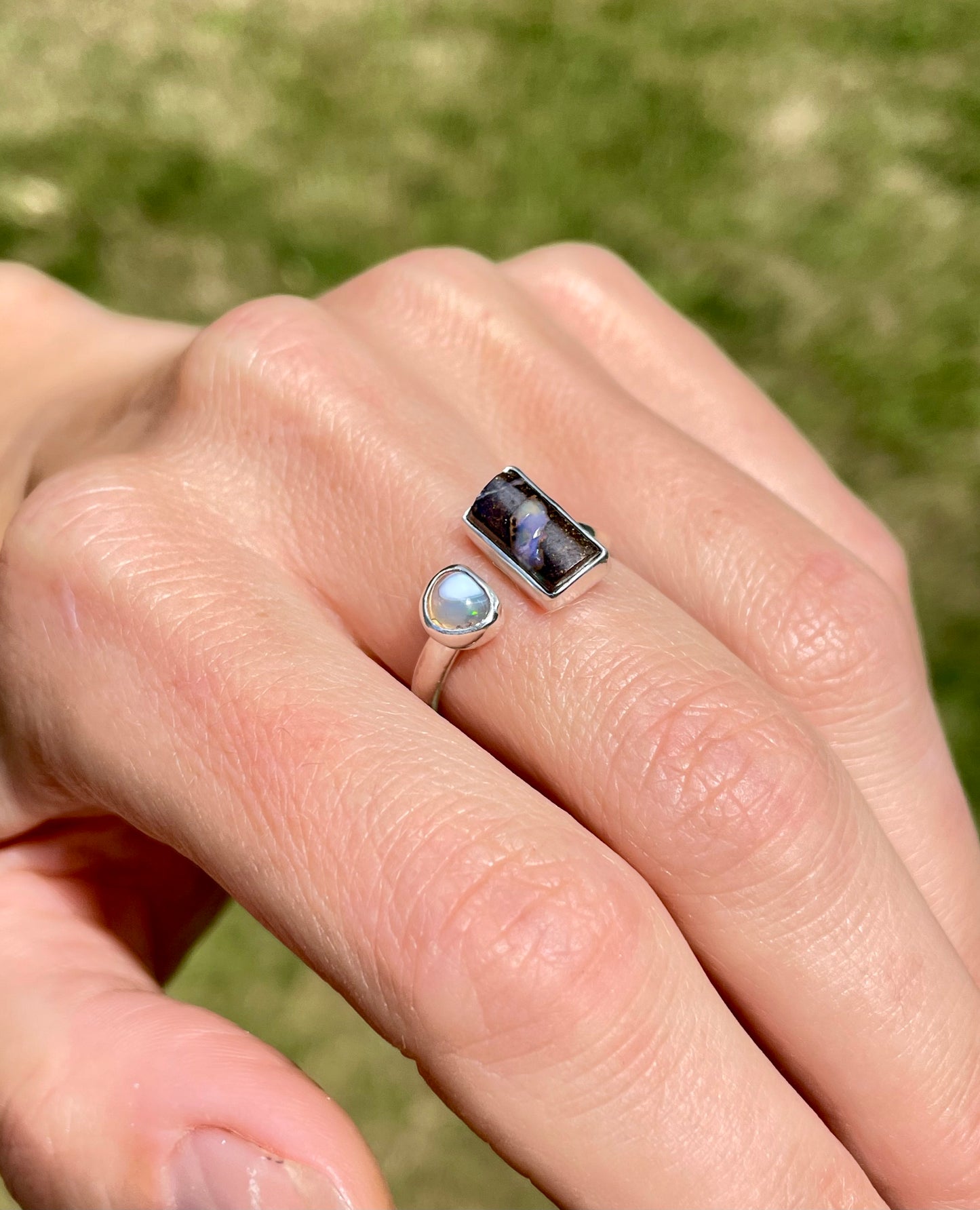 Fire and Boulder Opal split ring, size 8-9