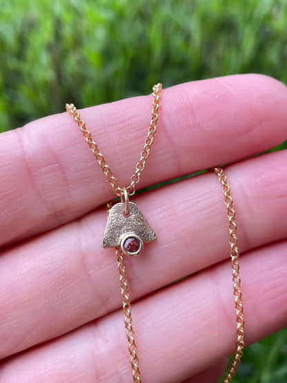 Gold Pendant with Oregon Sunstone