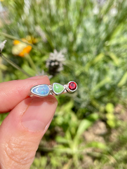 Triple stone ring size 6