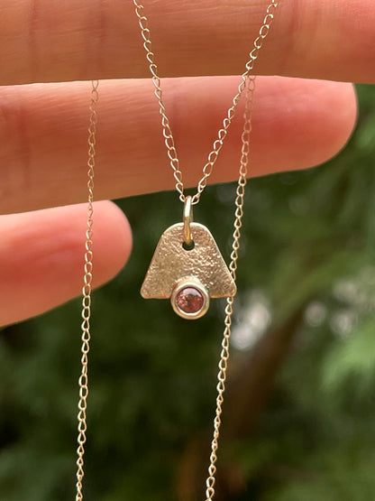 Gold Pendant with Oregon Sunstone