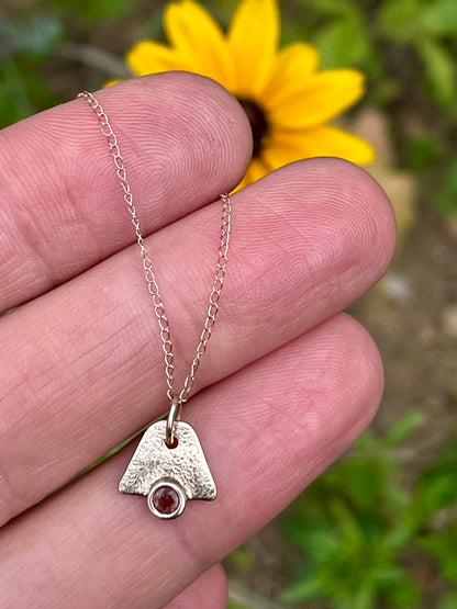 Gold Pendant with Oregon Sunstone