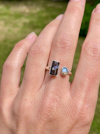 Fire and Boulder Opal split ring, size 8-9